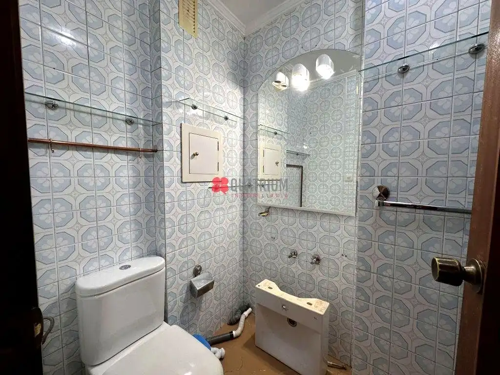 Bathroom of Flat for sale in Ourense Capital   with Heating, Terrace and Storage room
