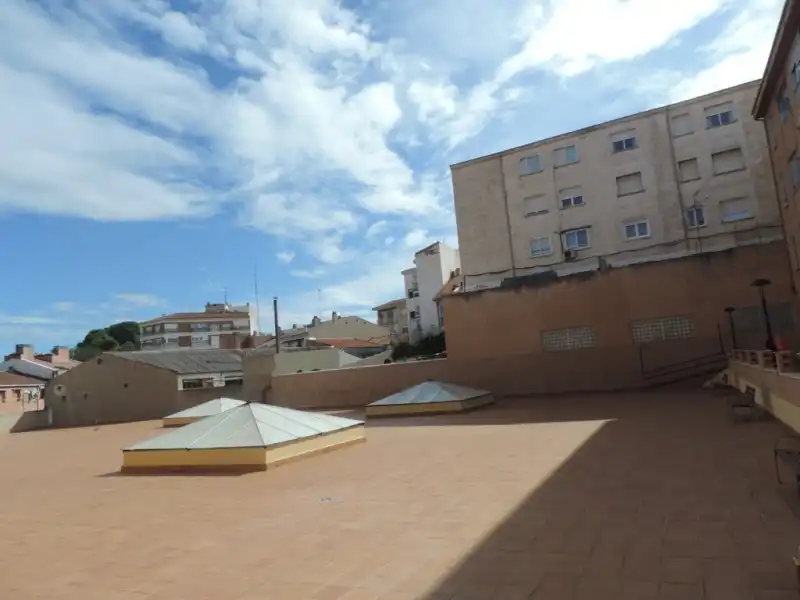 Vista exterior de Piso en venta en Guadalajara con Calefacción, Parquet y Terraza