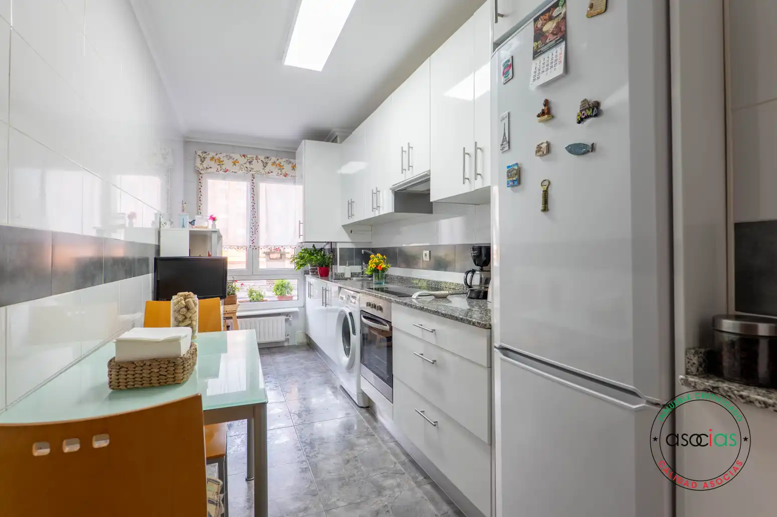 Cocina de Piso en venta en Gijón  con Calefacción, Parquet y Amueblado