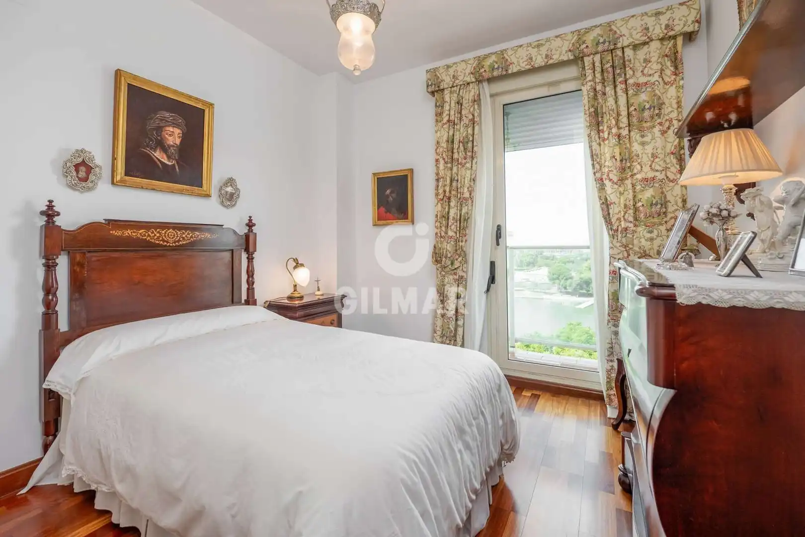 Bedroom of Flat for sale in Sevilla  with Heating, Private garden and Storage room