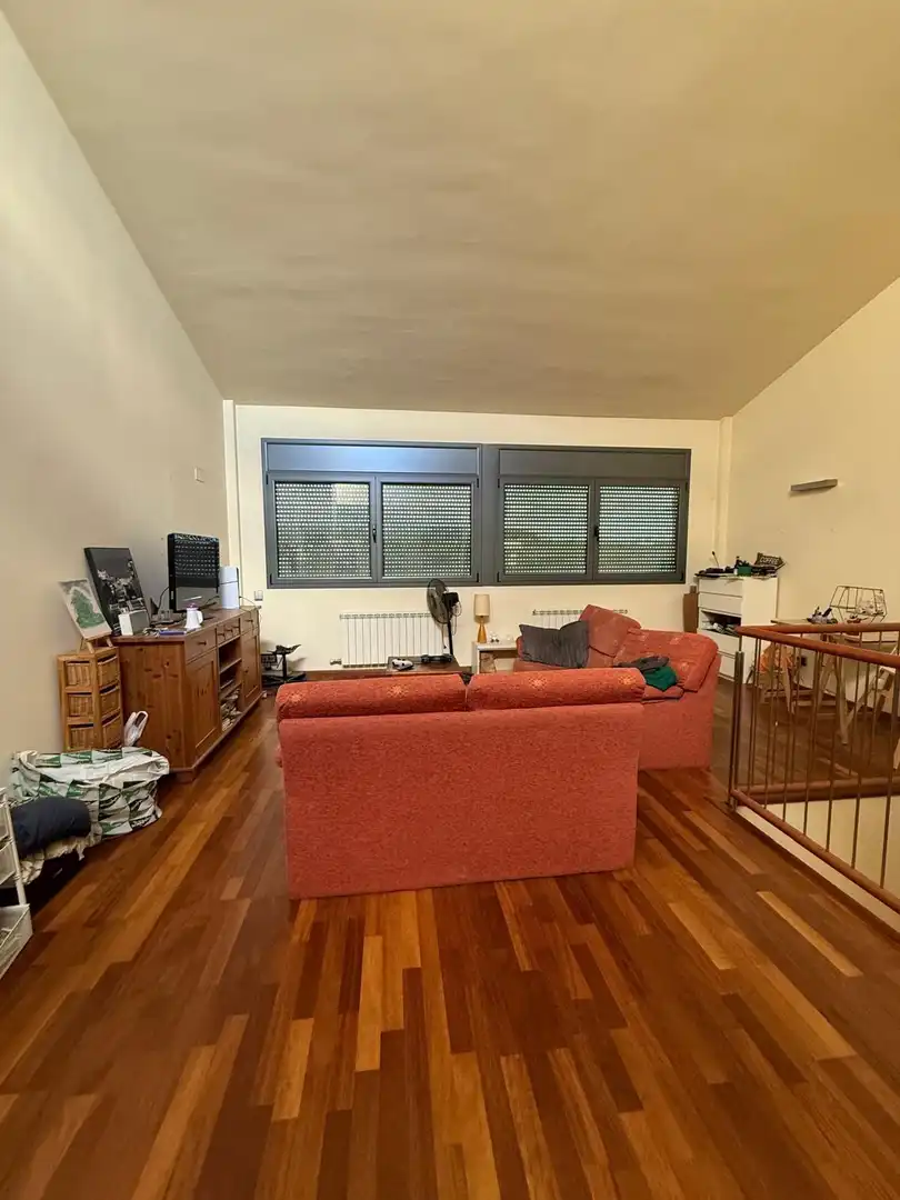 Sala d'estar de Casa adosada en venda en Castellar del Vallès amb Jardí privat, Terrassa i Balcó