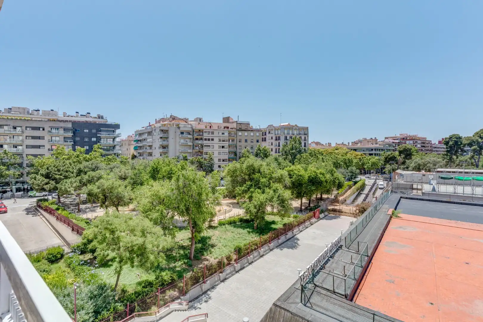 Vista exterior de Piso en venta en Barcelona con Aire acondicionado y Balcón