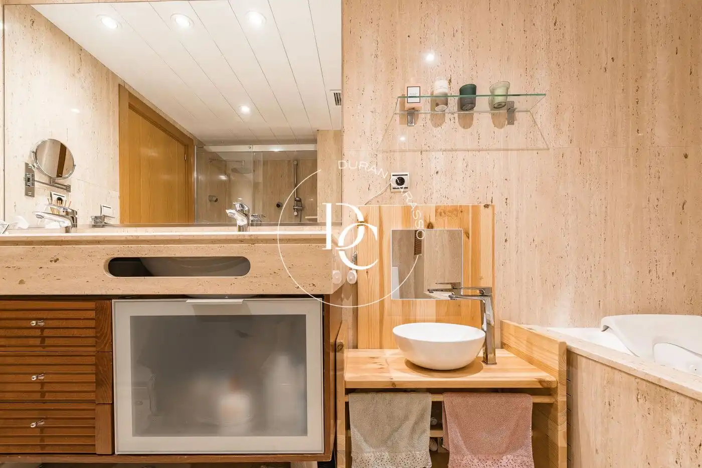 Baño de Ático en venta en Vilanova i la Geltrú con Aire acondicionado, Calefacción y Trastero