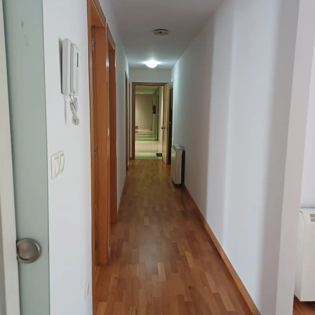Piso en venta en Vilagarcía de Arousa con Calefacción, Parquet y Trastero