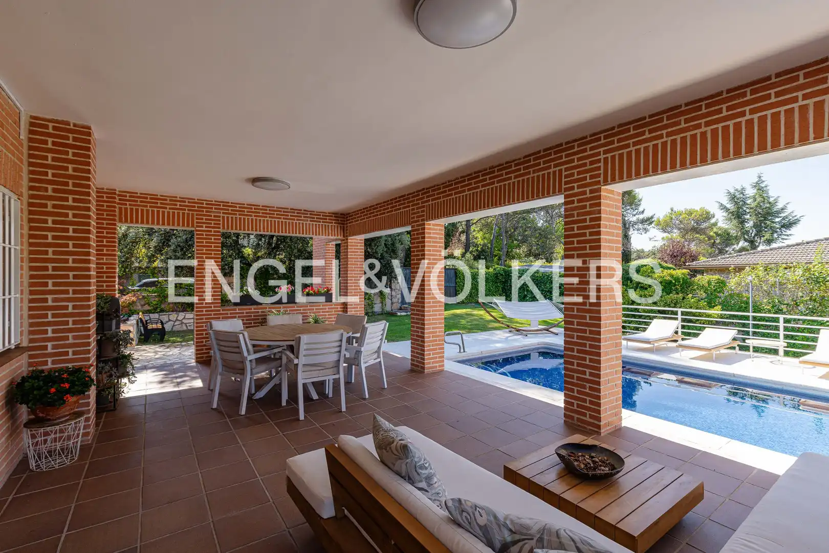 Terrassa de Casa o xalet en venda en Villaviciosa de Odón amb Aire condicionat, Calefacció i Jardí privat