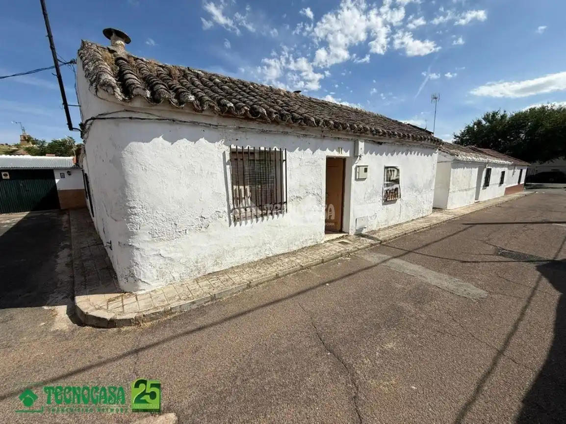 Vista exterior de Casa adosada en venda en Ciudad Real