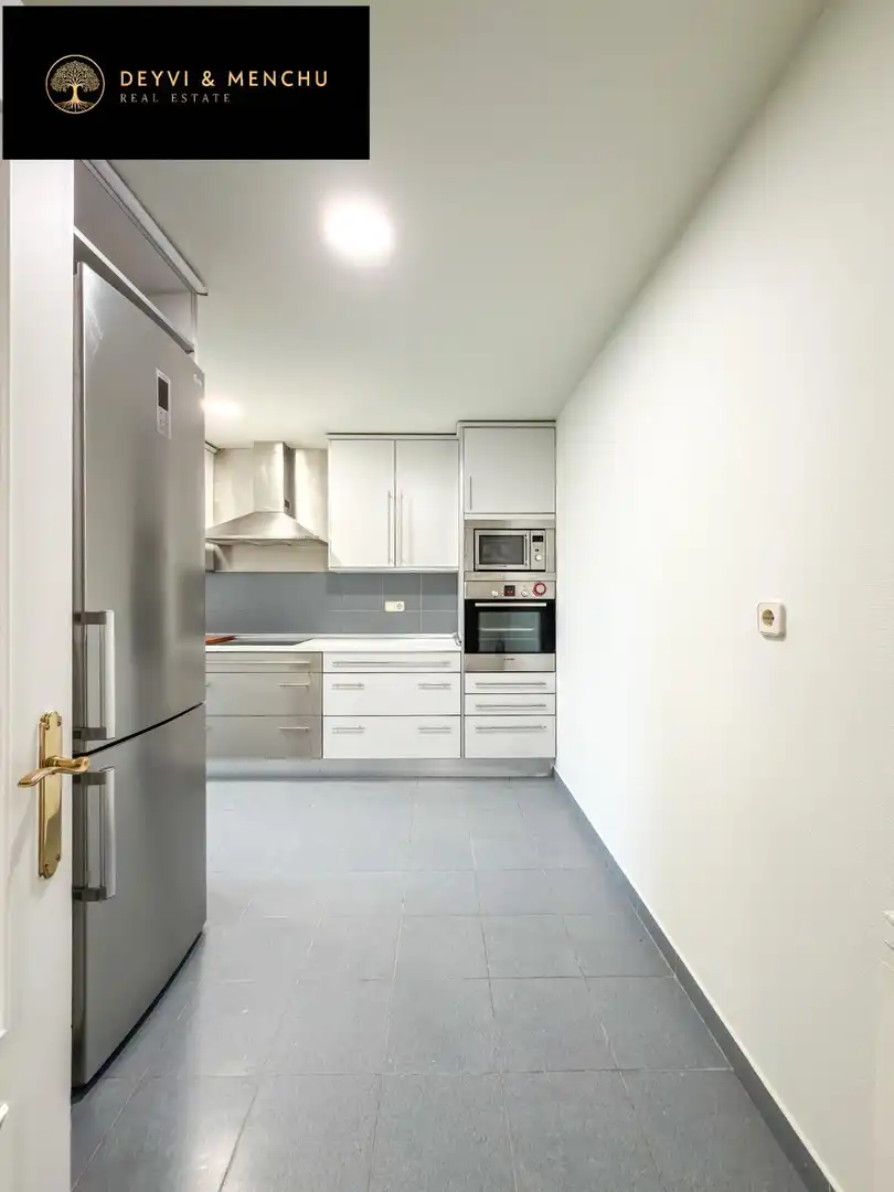 Cocina de Ático de alquiler en Pozuelo de Alarcón con Aire acondicionado, Jardín privado y Parquet