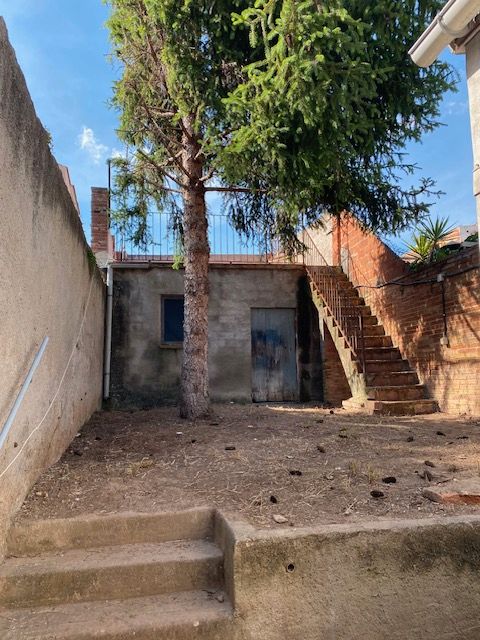 Single-family semi-detached for sale in Nucli Urbà  , Esparreguera