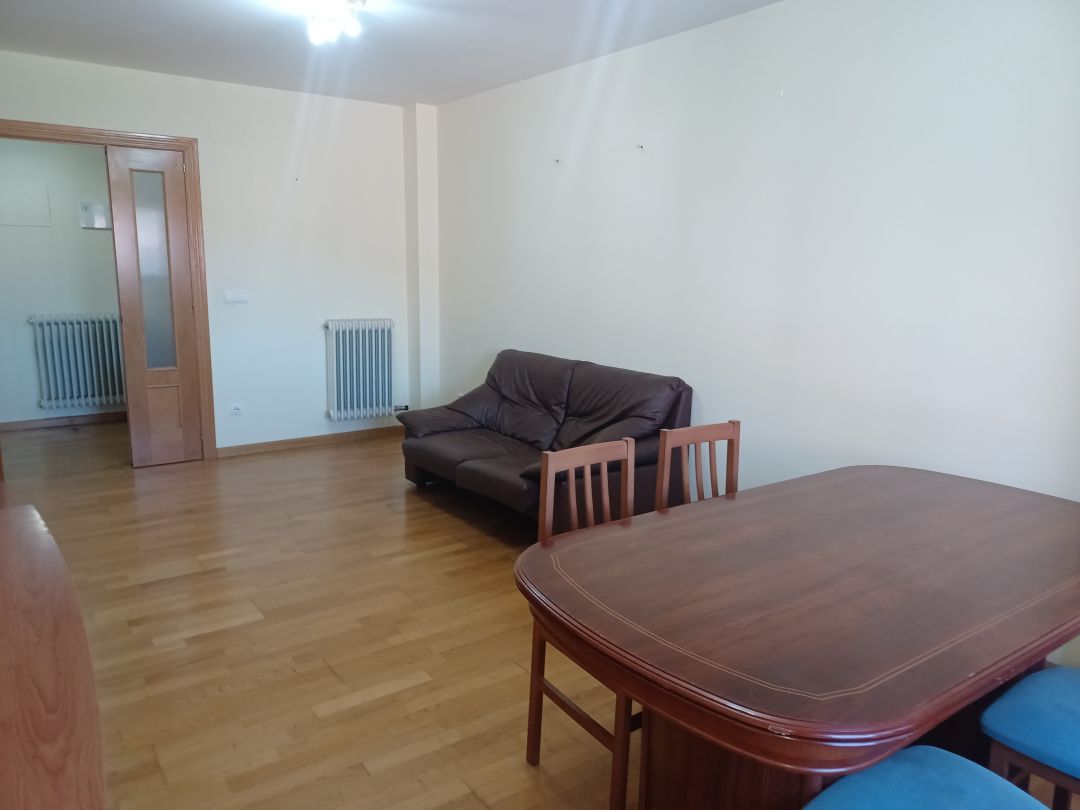 Living room of Flat for sale in Santo Domingo de la Calzada  with Heating, Private garden and Parquet flooring