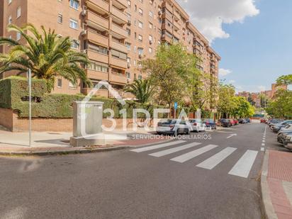 Exterior view of Flat for sale in  Madrid Capital  with Air Conditioner, Heating and Private garden