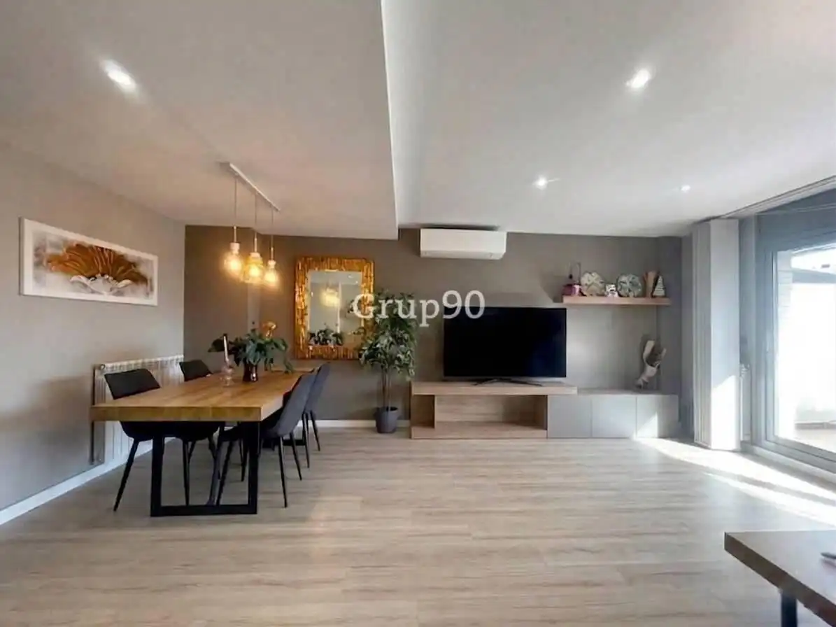 Sala de estar de Casa adosada en venta en Lleida con Aire acondicionado, Calefacción y Jardín privado
