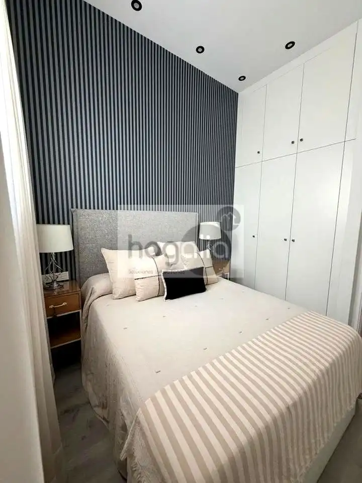 Habitación de Planta baja de alquiler en Sevilla con Aire acondicionado y Amueblado