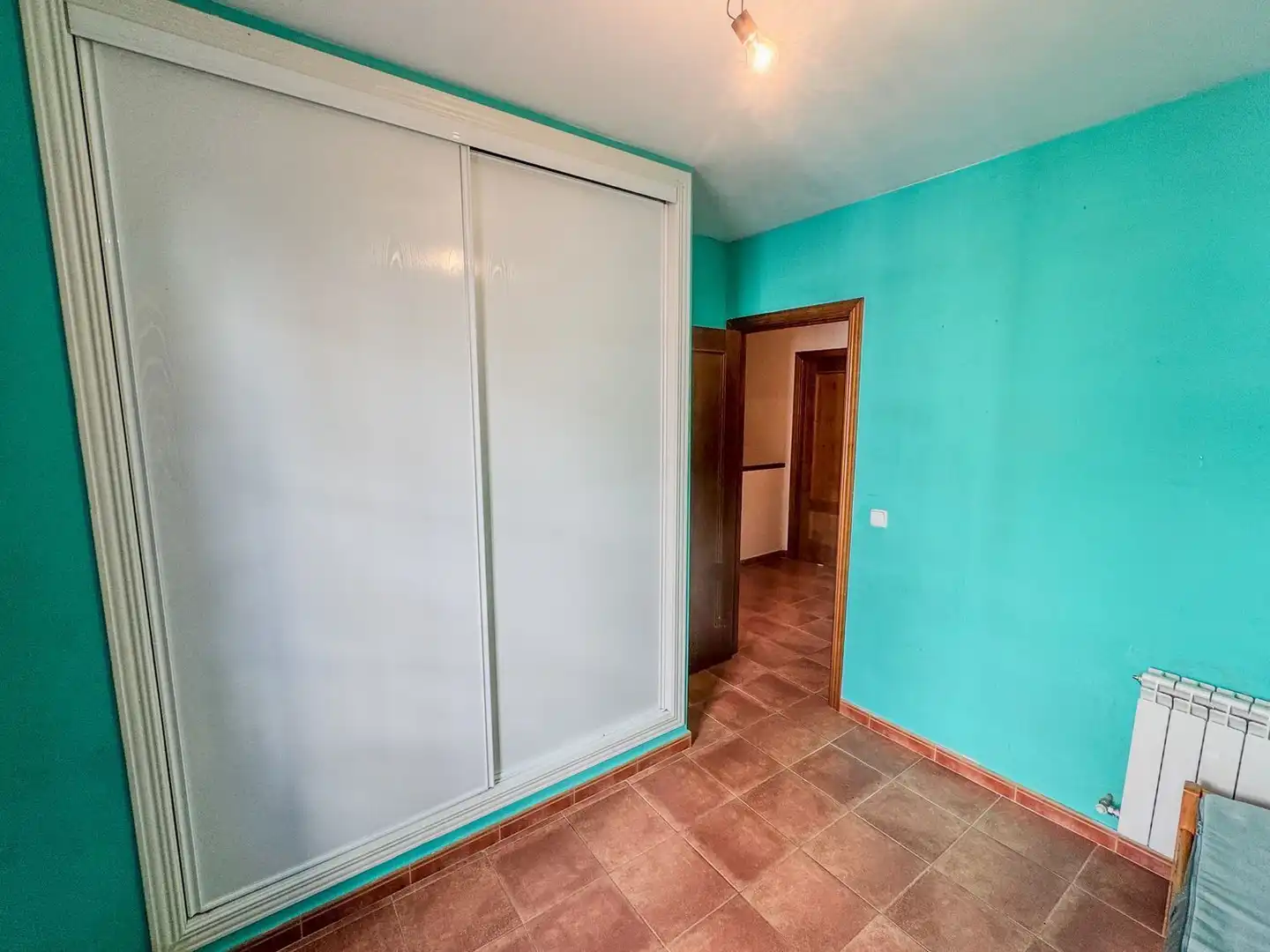Habitación de Casa adosada en venta en Olmeda de las Fuentes con Calefacción y Trastero