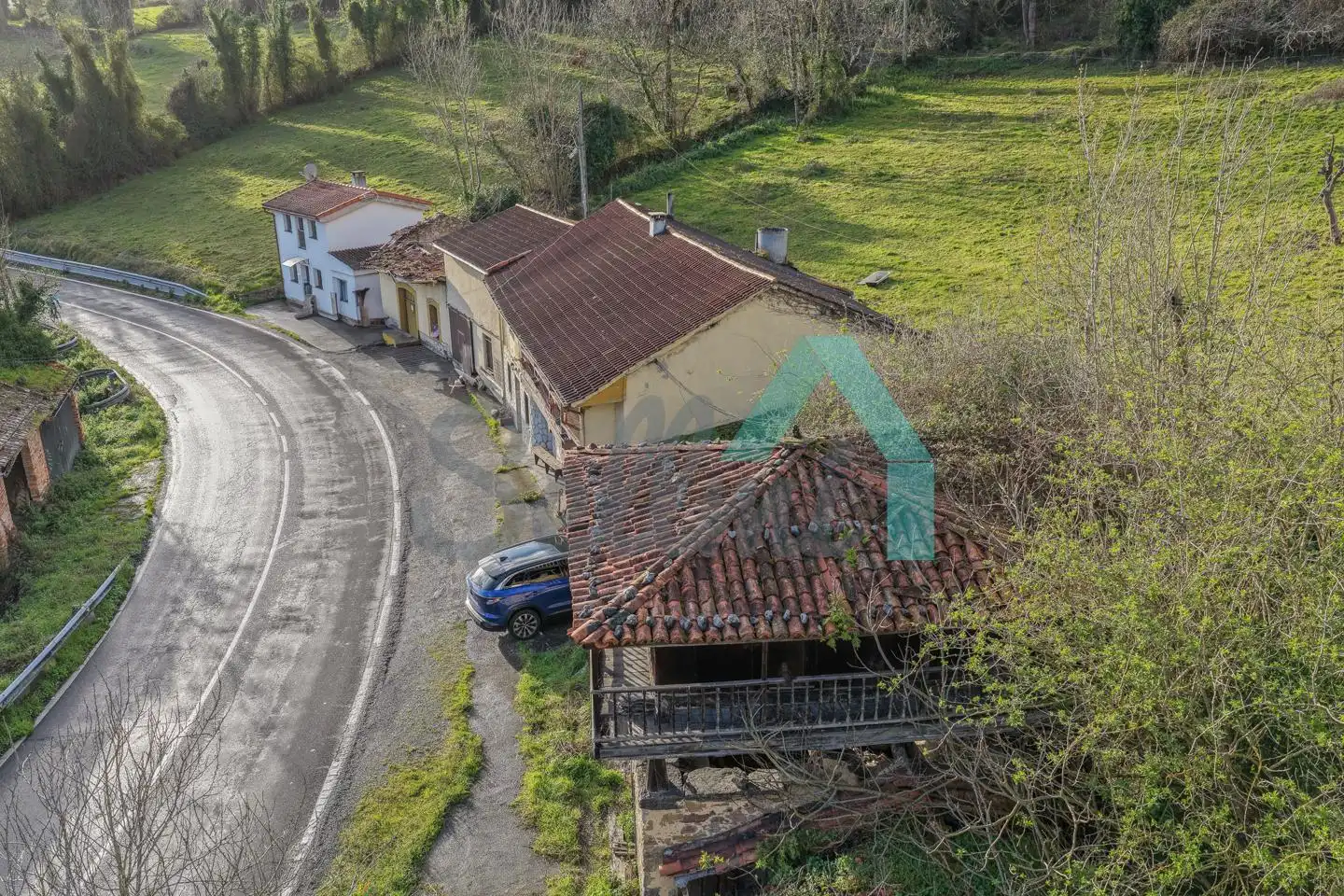 Vista exterior de Casa o xalet en venda en Oviedo  amb Calefacció, Jardí privat i Terrassa