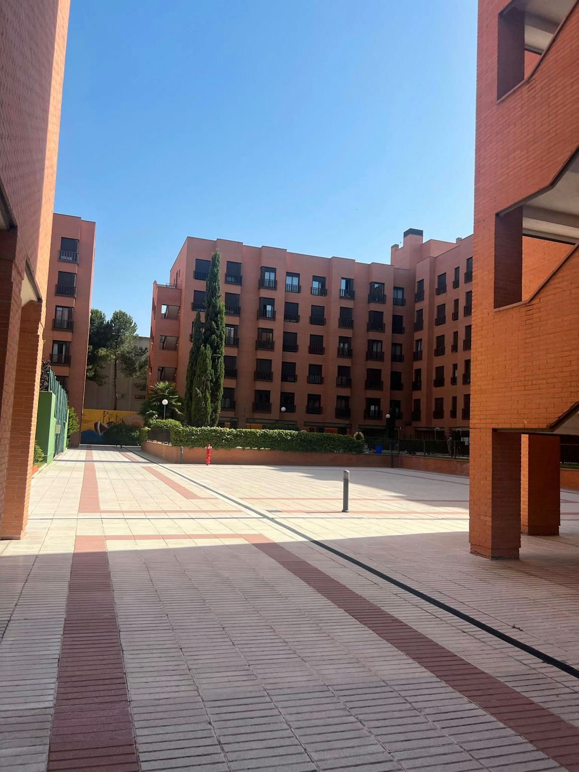 Exterior view of Flat to rent in  Madrid Capital  with Air Conditioner, Heating and Private garden