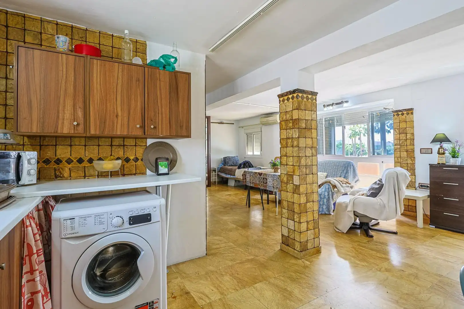 Flat for sale in Sevilla  with Air Conditioner and Balcony