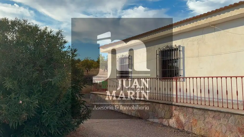 Vista exterior de Finca rústica en venta en Peñas de San Pedro con Calefacción, Jardín privado y Amueblado