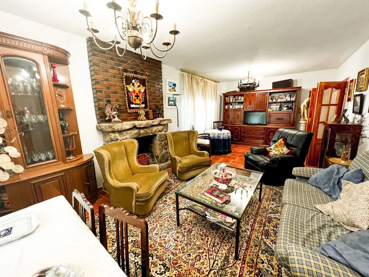 Sala d'estar de Casa o xalet en venda en La Cabrera amb Jardí privat, Terrassa i Traster