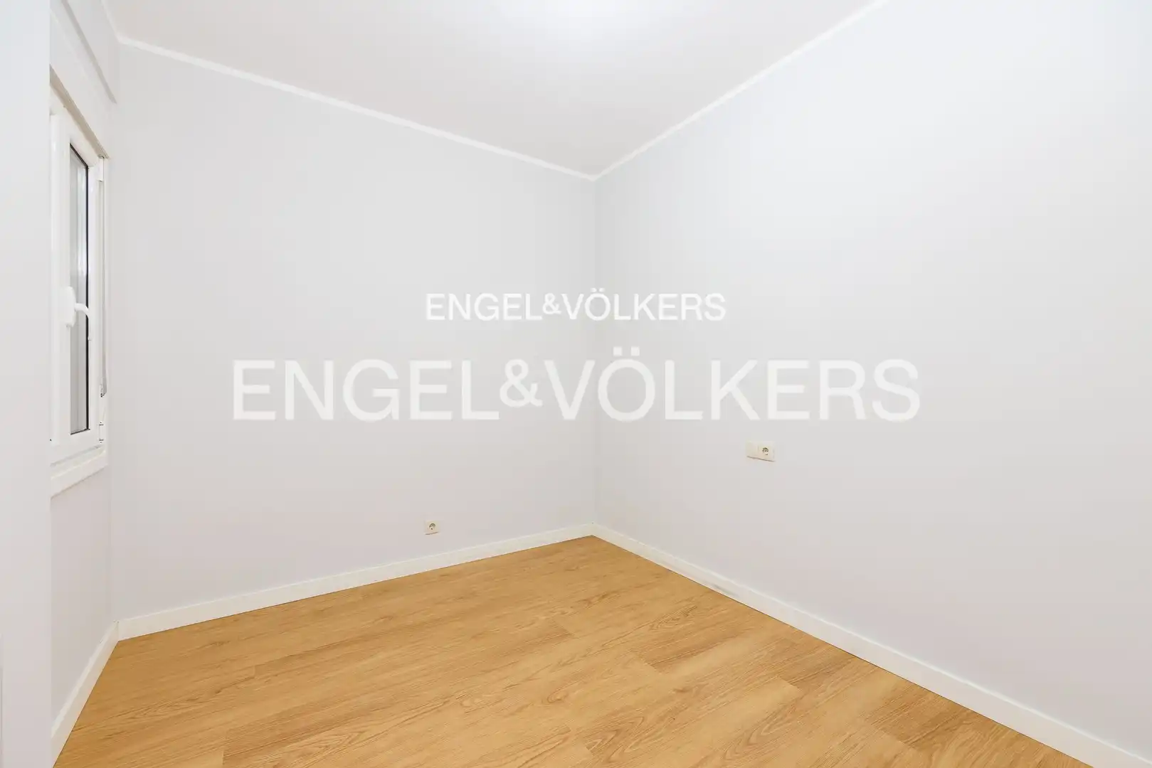 Habitación de Piso en venta en Vigo  con Calefacción, Terraza y Balcón