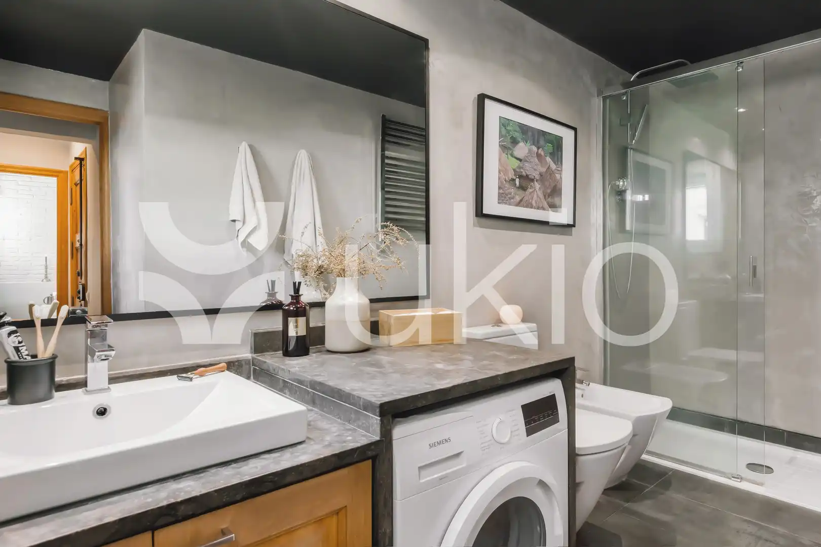 Bathroom of Attic for rent in Barcelona  with Air Conditioner, Heating and Terrace