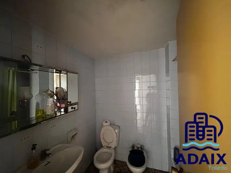 Badezimmer von Wohnung zum Verkauf in Toledo mit Heizung