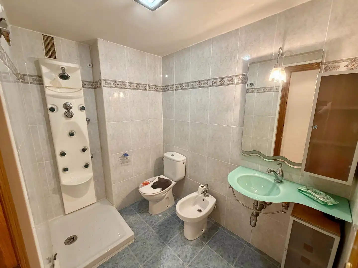 Badezimmer von Wohnung zum Verkauf in Almussafes mit Klimaanlage