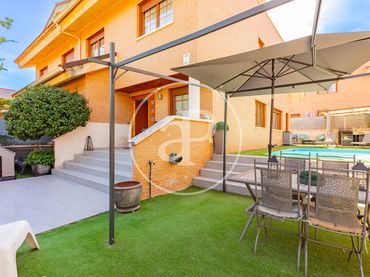 House with pool for sale in Moncloa - Aravaca