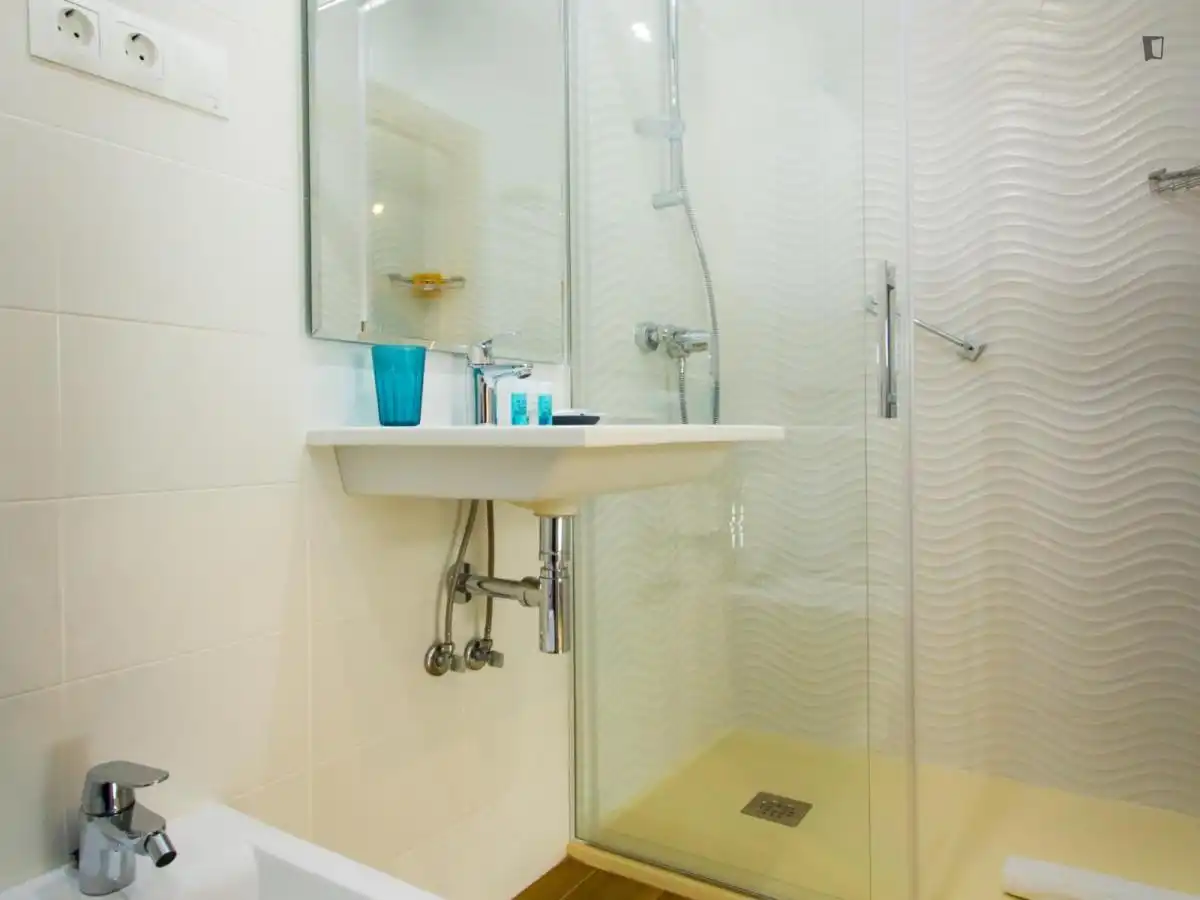 Baño de Estudio de alquiler en Málaga con Aire acondicionado, Calefacción y Amueblado