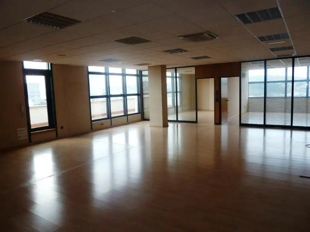 Oficina en venda en A Coruña Capital  amb Aire condicionat, Calefacció i Terrassa