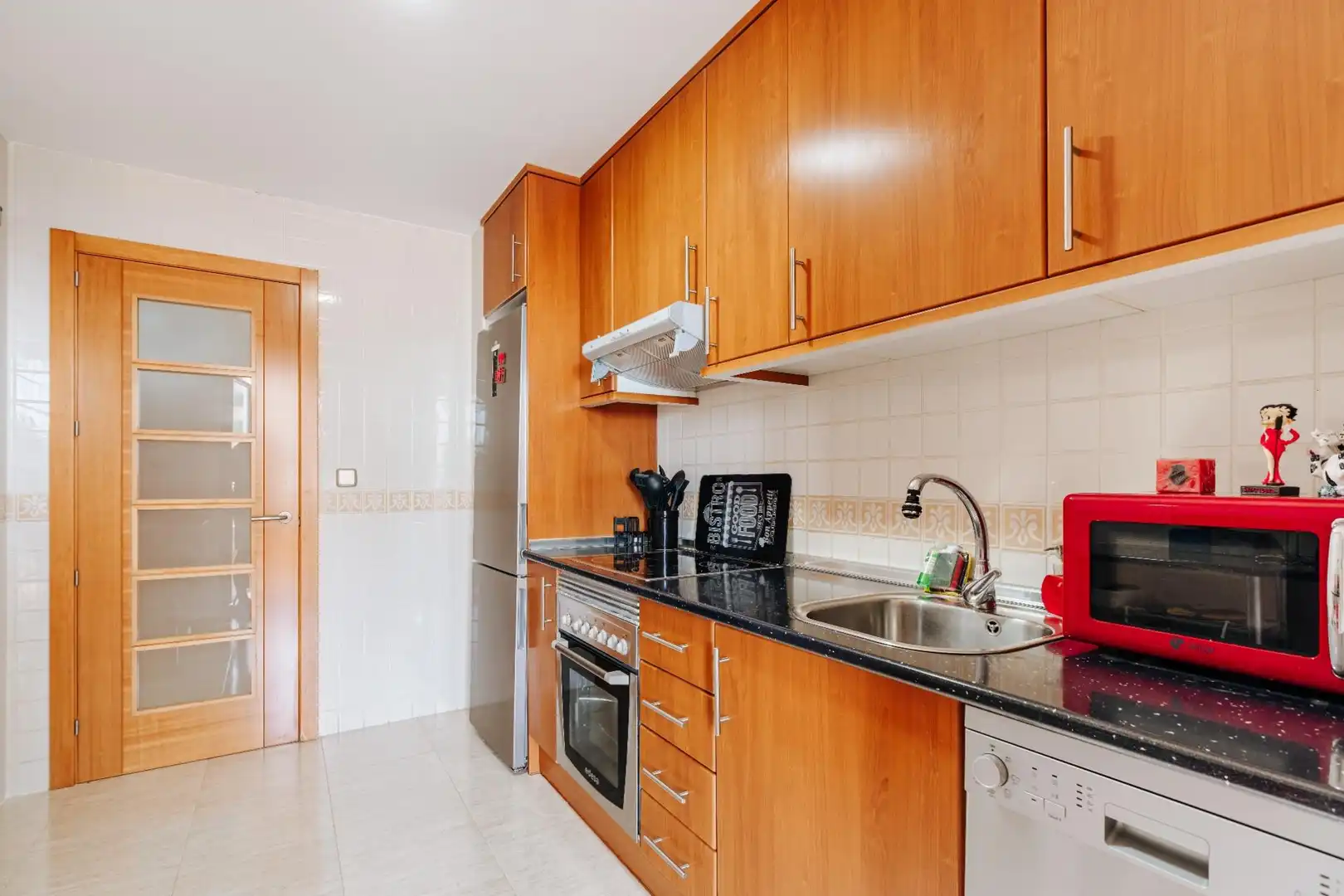 Cuina de Apartament de lloguer en Villajoyosa / La Vila Joiosa amb Aire condicionat, Calefacció i Jardí privat
