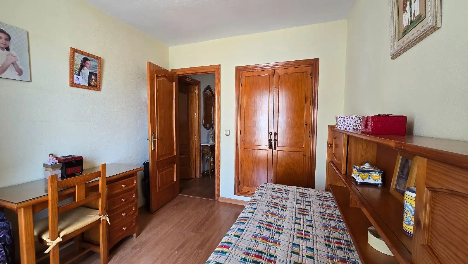 Schlafzimmer von Einfamilien-Reihenhaus zum Verkauf in Málaga mit Klimaanlage, Heizung und Schwimmbad