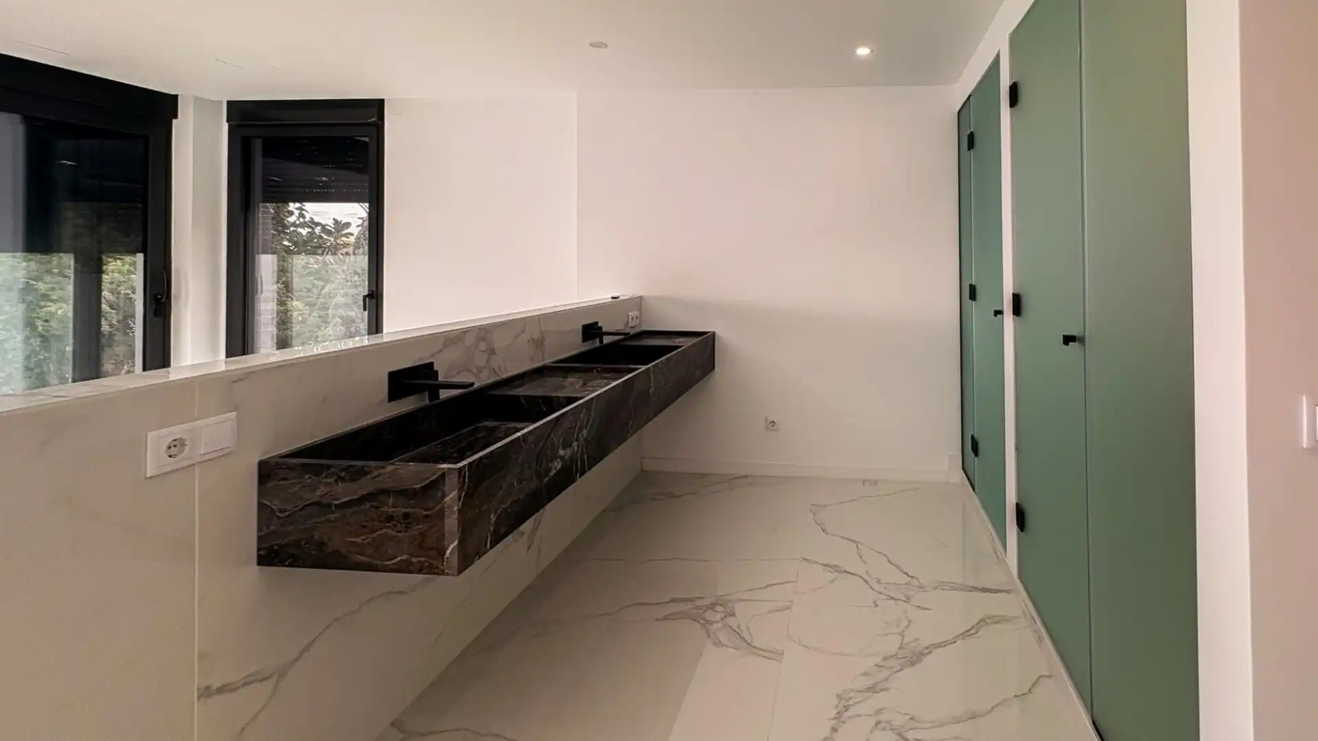Baño de Casa o chalet en venta en El Campello con Aire acondicionado, Calefacción y Jardín privado