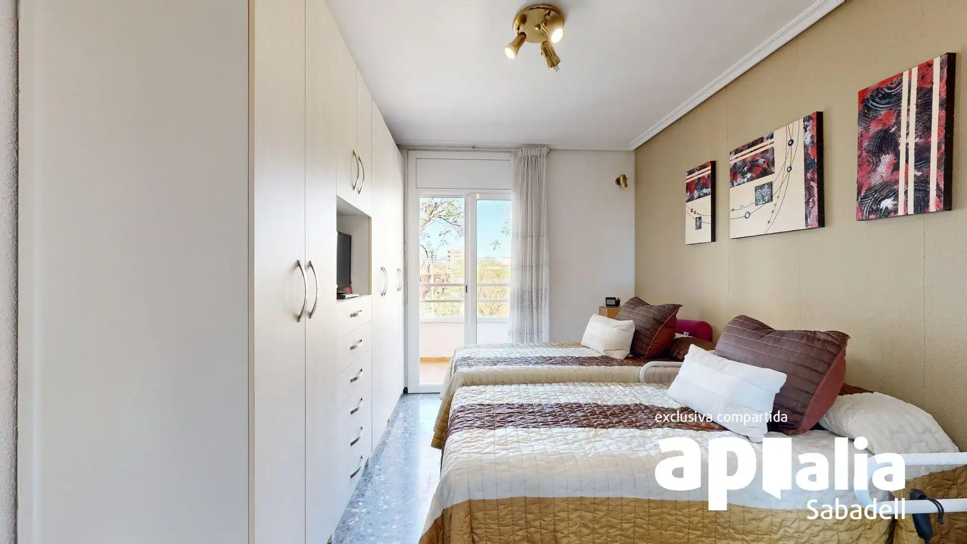 Habitación de Casa adosada en venta en Barberà del Vallès con Calefacción, Terraza y Balcón