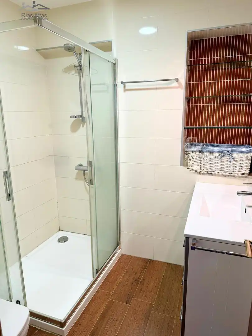 Bathroom of Flat for sale in A Coruña Capital   with Heating and Parquet flooring