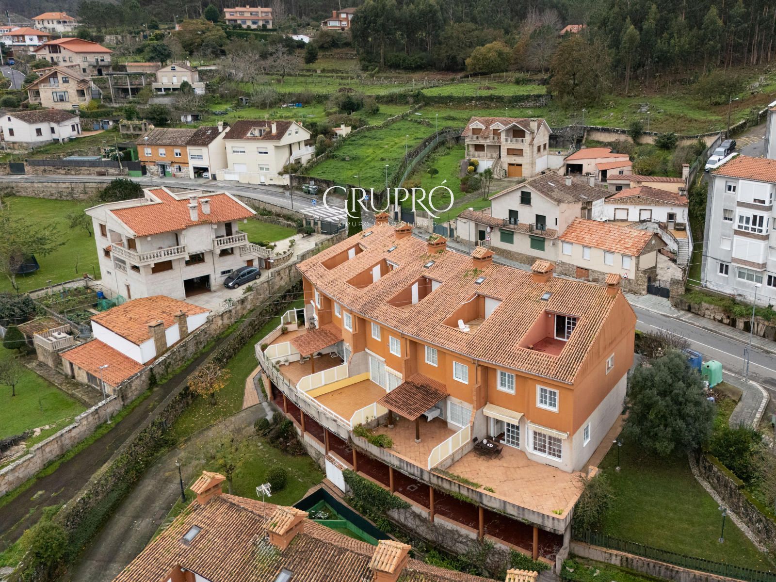 Vista exterior de Casa adosada en venda en Baiona amb Calefacció, Jardí privat i Terrassa