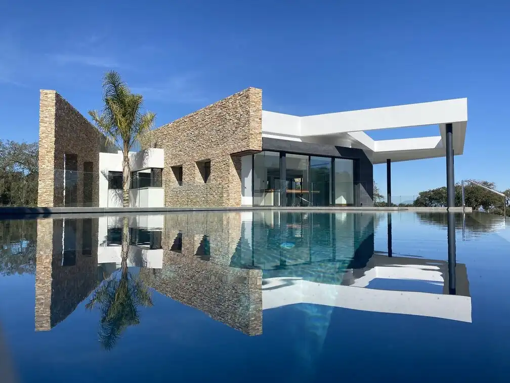 House with pool for sale in Marbella Centro