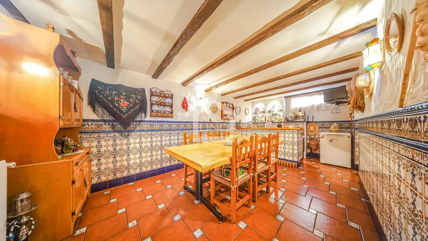 Cuina de Casa adosada en venda en Alcorcón amb Aire condicionat, Calefacció i Parquet