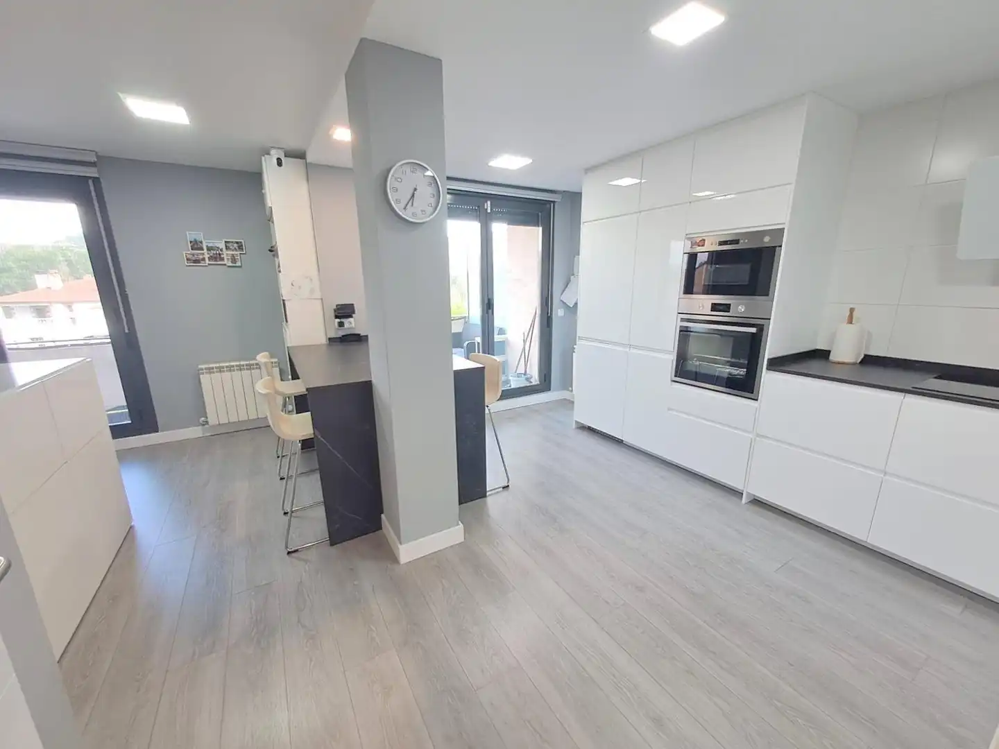 Kitchen of Flat for sale in Puente la Reina / Gares  with Air Conditioner, Heating and Parquet flooring