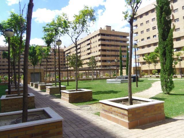 Vista exterior de Pis en venda en Seseña amb Parquet, Terrassa i Traster