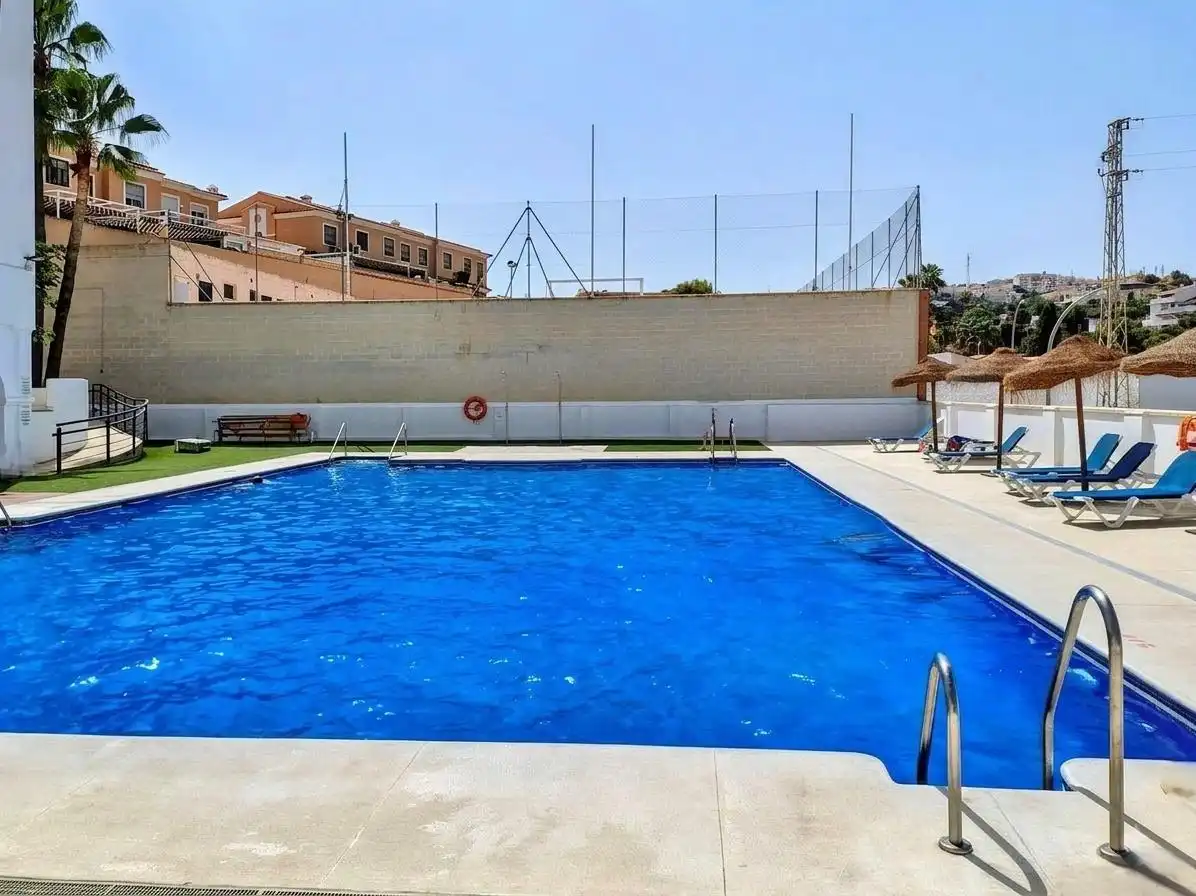 Piscina de Casa o xalet en venda en Rincón de la Victoria amb Aire condicionat, Terrassa i Traster