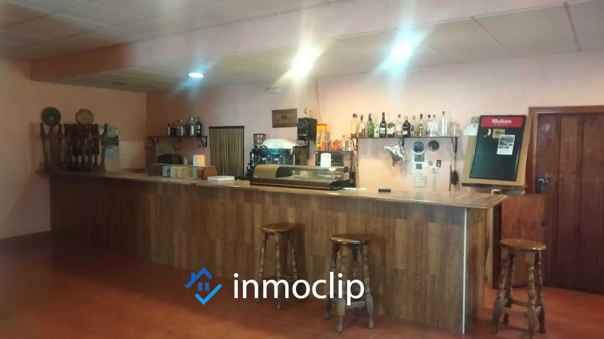 Buildings for sale in Puente del Congosto