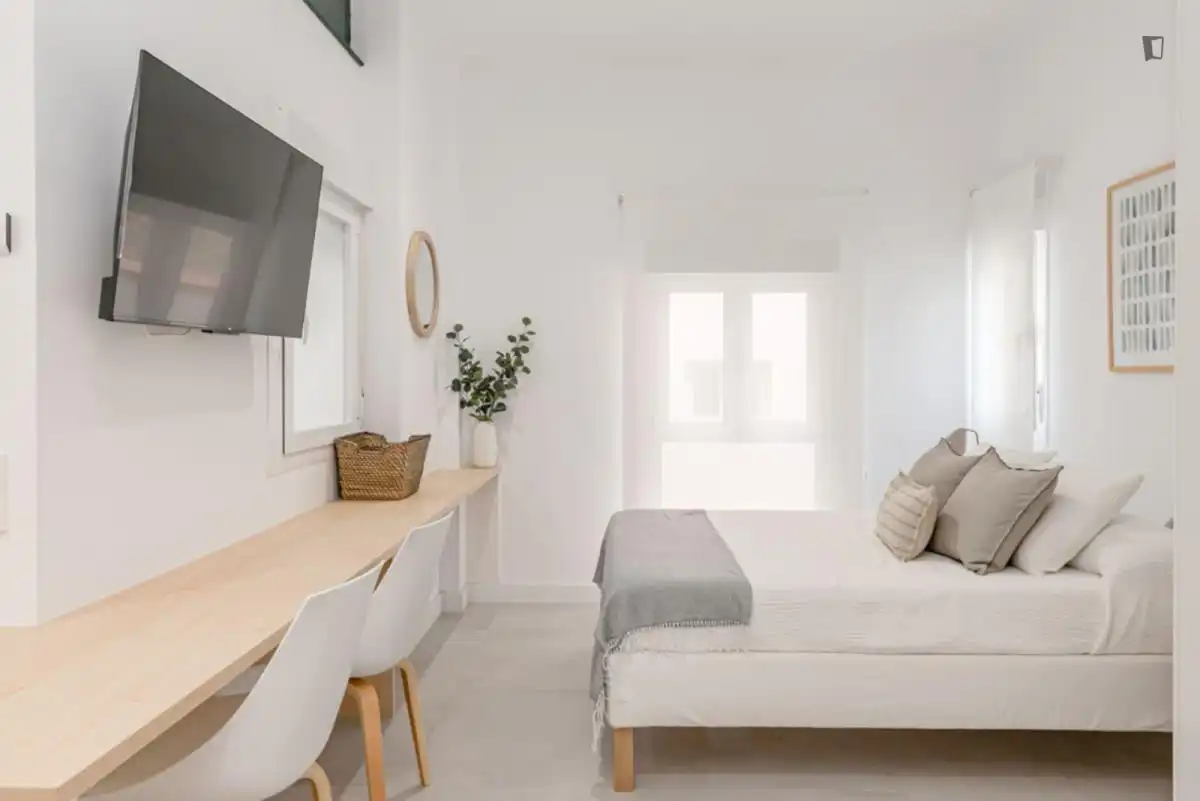 Schlafzimmer von Wohnung zur Miete in Madrid mit Klimaanlage, Heizung und Möbliert
