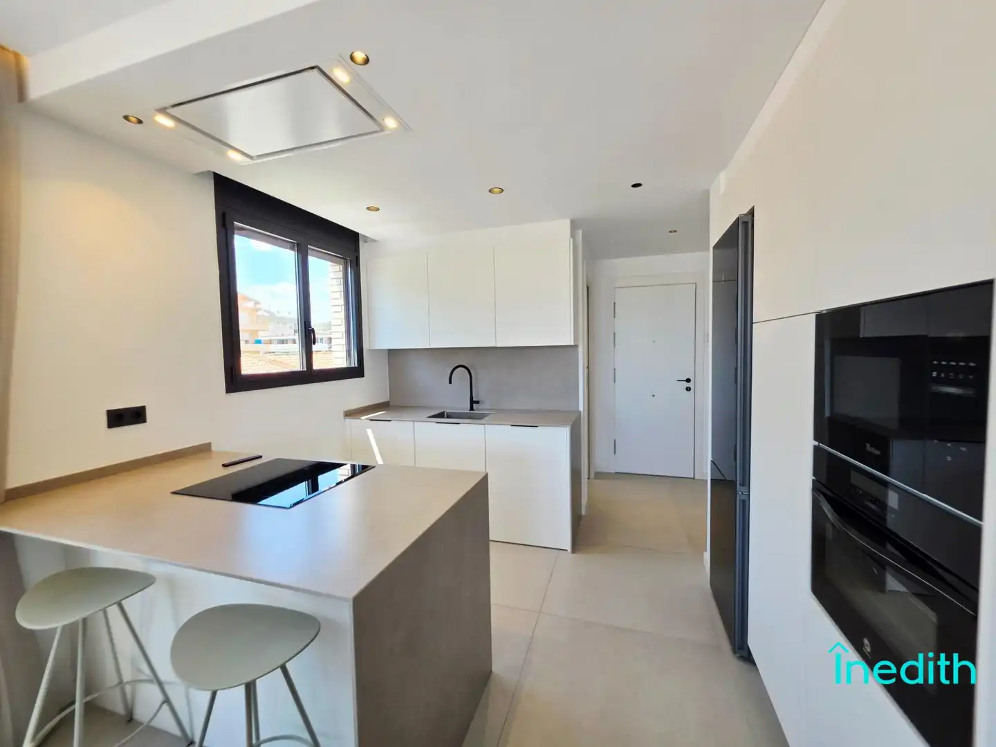 Küche von Wohnung zum Verkauf in Calafell mit Klimaanlage, Heizung und Terrasse