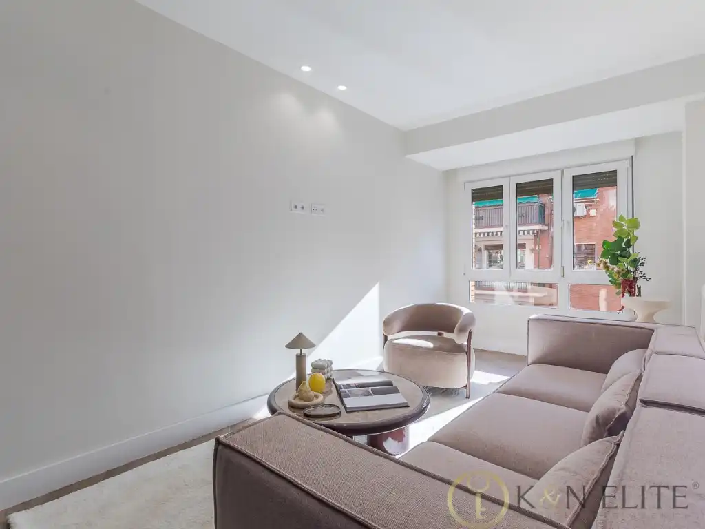 Living room of Flat for sale in Chamartín