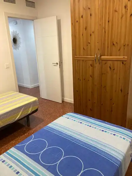 Habitación de Piso de alquiler en Vélez-Málaga con Aire acondicionado, Calefacción y Amueblado