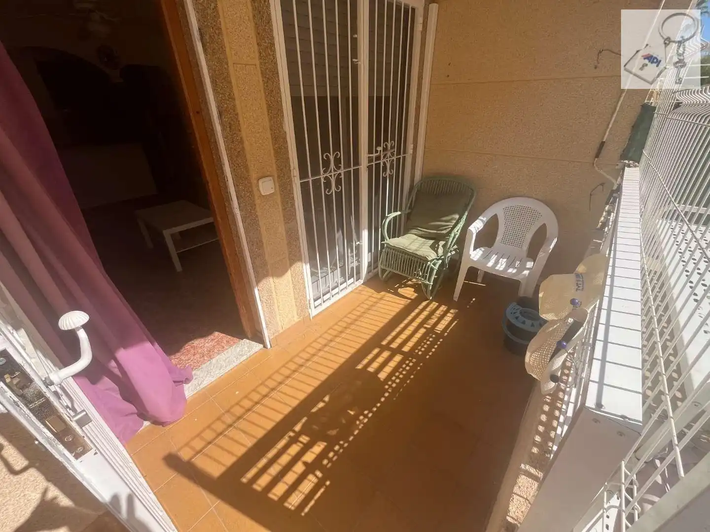 Terrasse von Wohnungen zur Miete in Torrevieja mit Terrasse, Schwimmbad und Möbliert