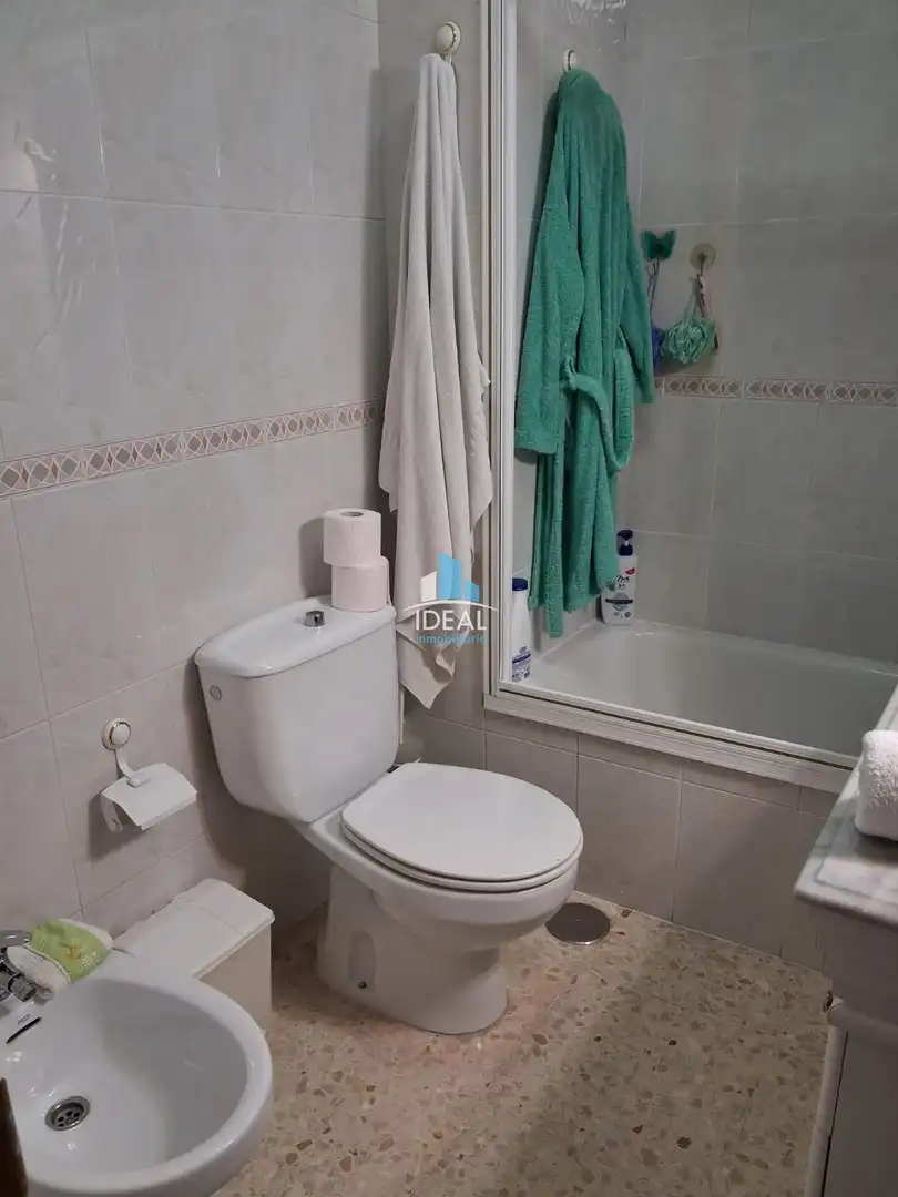 Bathroom of Flat for sale in Don Benito  with Air Conditioner, Heating and Furnished