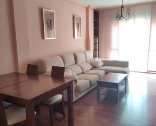 Sala d'estar de Apartament de lloguer en Ciudad Real Capital amb Aire condicionat