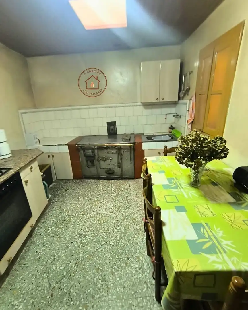 Cuina de Casa o xalet en venda en Pantón amb Calefacció, Jardí privat i Terrassa