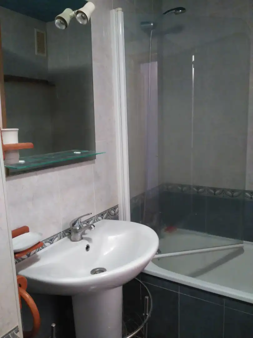 Bany de Apartament en venda en Castellanos de Moriscos amb Calefacció, Traster i Moblat